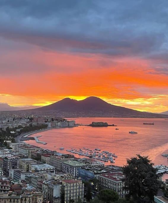 La Casa Di Elenu A Posillipo Naples